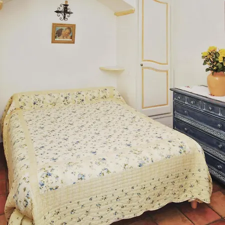 In Maxime With Kitchen Nyaraló